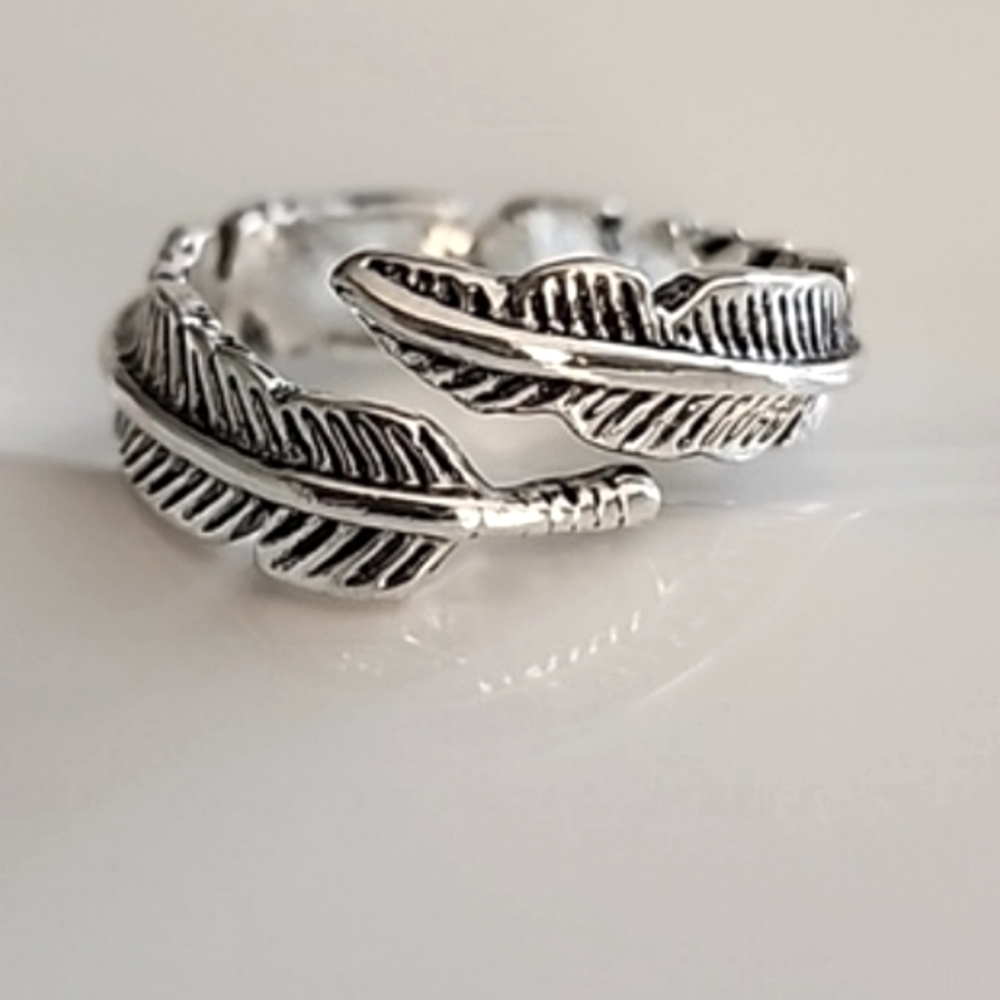 Adjustable Boho Feather Ring Mixed Alloys Fashion Jewelry - Picture 1 of 3